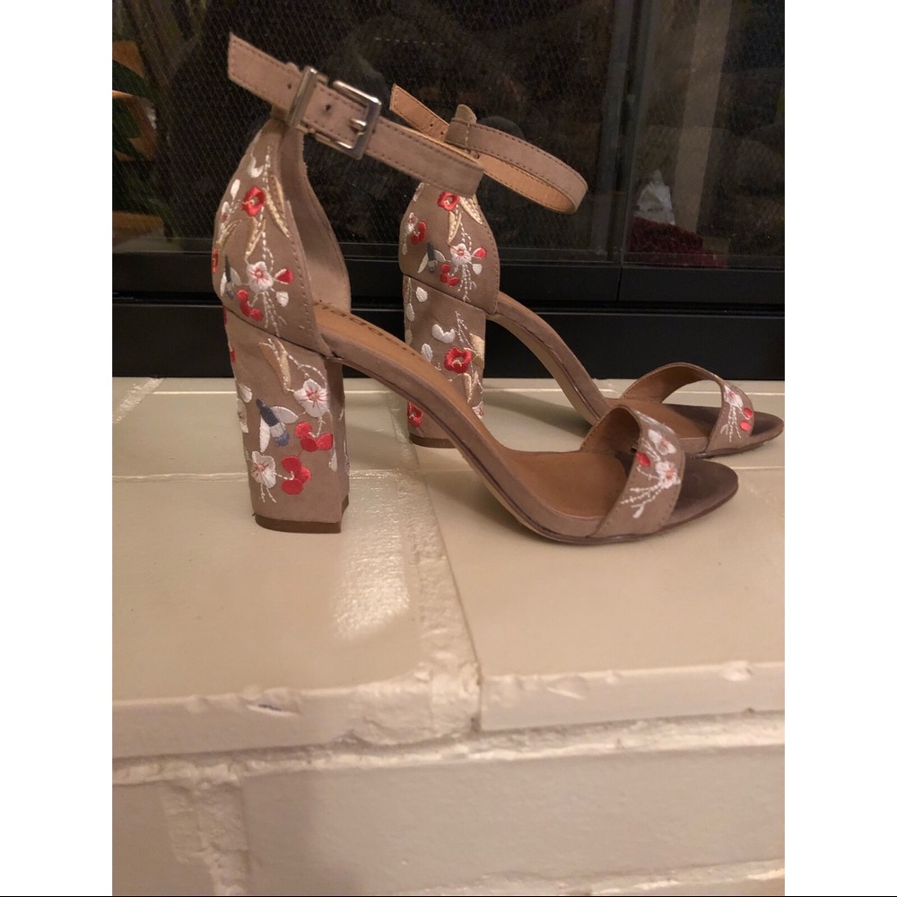 Madden size 7 nude heels with floral design